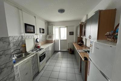 Apartament cu 2 camere decomandat în Republicii - 3