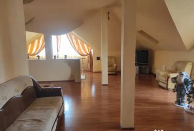Casă cu 7 camere cu Canalizare în Central - 8