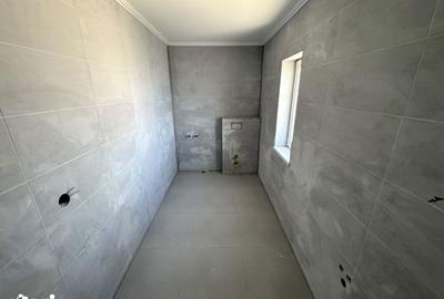 Casă cu 4 camere cu Teren 150 Mp în Tomești