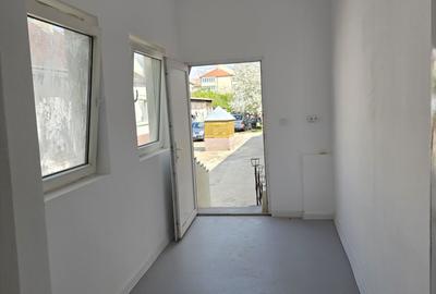 Spațiu comercial, de 65 mp, în Central - 3