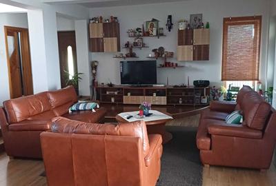 Casă cu 3 camere în Mărginenii de Sus - 1
