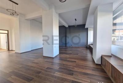 Spațiu comercial, de 200 mp, în Central - 9