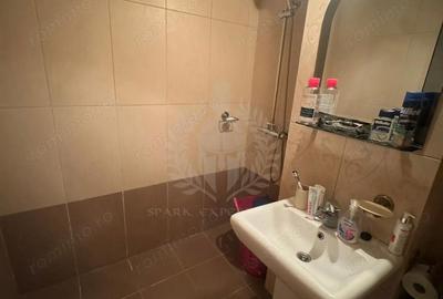 Apartament cu 4 camere decomandat în 9 Mai - 16