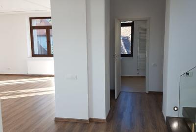 Vila pe doua niveluri pentru birouri - zona Brasovul Vechi-cod 5183 - 4