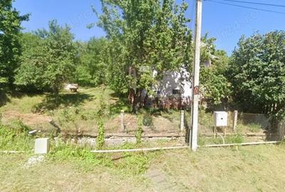 Casă cu 2 camere cu Teren 2040 Mp în Rediu - 2