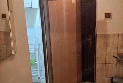 Garsonieră decomandată în Podu Roș