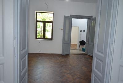 Apartament cu 4 camere circular în Central - 6