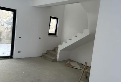 Casă cu 4 camere în Chișoda - 8