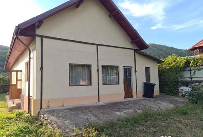 Casă cu 4 camere în Gureni - 9