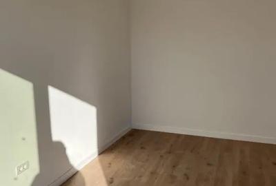 Apartament cu 3 camere decomandat în Parc Zăvoi - 9