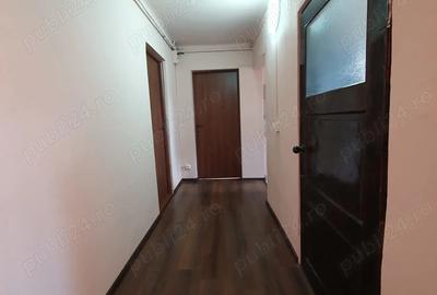 Vand casa cu teren ?i spa?iu comercial - 2