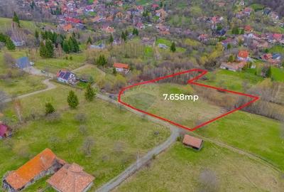 Teren de 7658 mp, în Bran