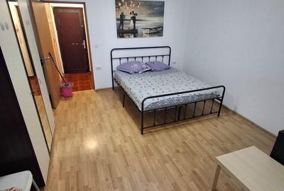 Dimitrov, Liceul Iulia Hasdeu - 3