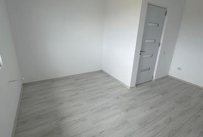 Casă cu 5 camere cu Teren 248 Mp în Central
