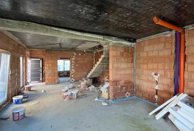 Duplex cu 5 camere cu Canalizare în Urseni - 2