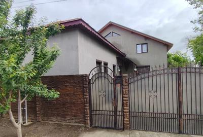 Casă cu 7 camere cu Teren 1000 Mp în Central - 5