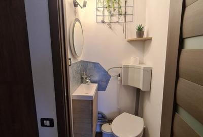 Apartament cu 3 cam - renovat, centrala pe gaz - aproape de plaja | termen lung - 15