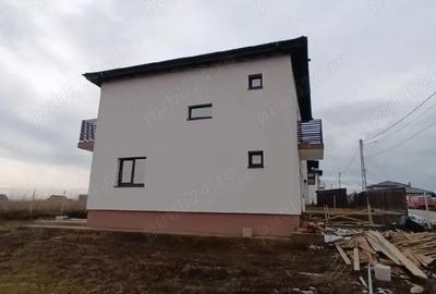 Casă cu Teren 450 Mp în Central - 2