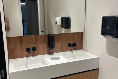 Spațiu comercial, de 280.36 mp, în Nord - 10