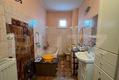 Casa 274 mp, teren 443 mp, zona centru LIVADA, pretabila si - 16