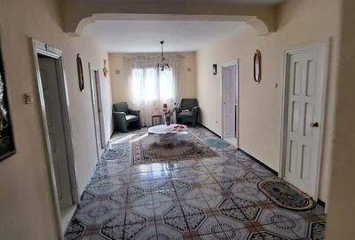 Casă cu 11 camere cu Teren 731 Mp în Sud - 8