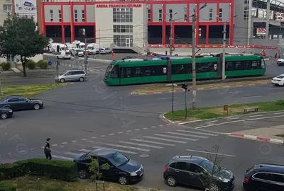 Apartament cu 3 camere decomandat în UTA - 3