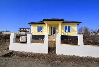 Casă individuală cu 4 camere cu Canalizare în Exterior Sud - 1