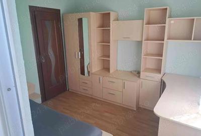 Proprietar vand apartament decomandat, 4 camere , etaj 2 - 1