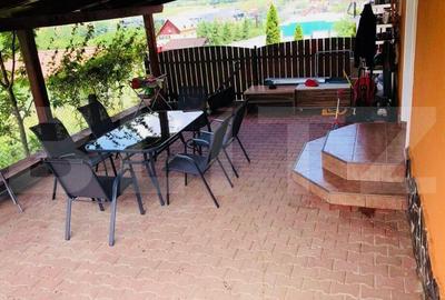 Casa cu 4 camere,198 mp utili + 350 mp teren,Corunca - 2