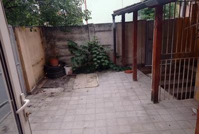 Pers fizica inchiriez casa 5 camere in Balcescu - 40