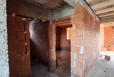 Casă cu 3 camere în Nojorid