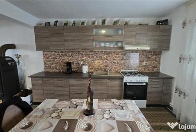 Casă cu 5 camere cu Teren 2500 Mp în Luncușoara - 9