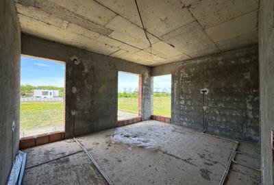 Casă cu 6 camere cu Teren 385 Mp în Tunari - 4