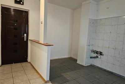 Apartament cu 3 camere decomandat în Giurgiului - 4