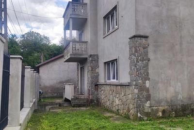 Casă cu 6 camere cu Teren 600 Mp în Central - 4