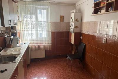 Apartament cu 3 camere decomandat, mobilat în Central - 4