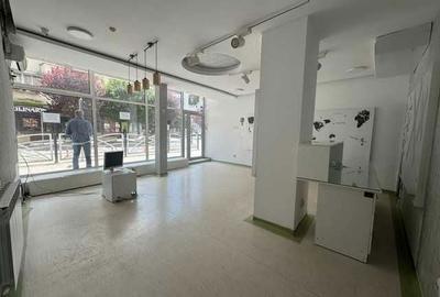Spațiu comercial, de 64 mp, în Central - 2