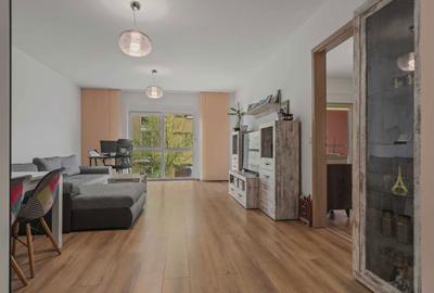 Apartament cu 3 camere semidecomandat în Central - 1
