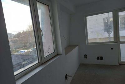Casă cu 6 camere cu Teren 300 Mp în Central - 7