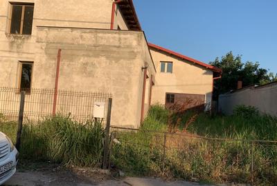 Casă individuală cu 8 camere cu Teren 400 Mp în Agigea - 1