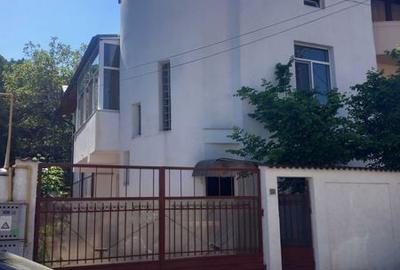 Casă cu 4 camere cu Teren 2500 Mp în Vatra Luminoasă - 1