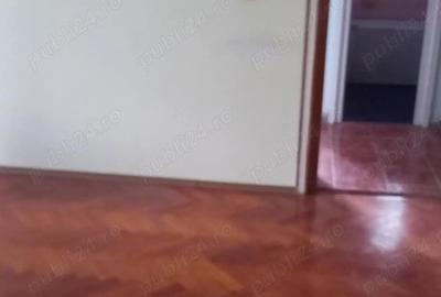 Apartament cu 3 camere semidecomandat în Micro 1 - 4
