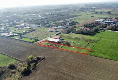 Teren de 1215 mp, în Central - 4