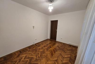 Apartament 3 camere, Nord Complexul Mare, etaj 1 - 9