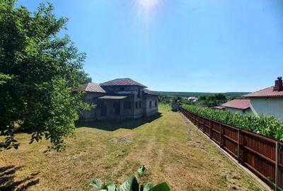 Casă cu 4 camere în Boțârcani - 2
