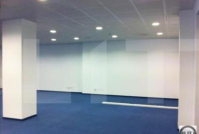 Spațiu comercial, de 290 mp, în Central