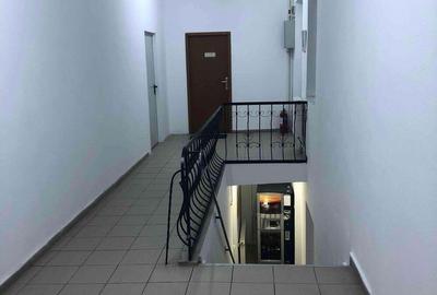 Spațiu comercial, de 250 mp, în Central - 5