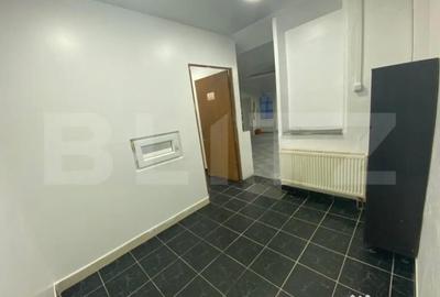 Spațiu comercial, de 70 mp, în Central - 3
