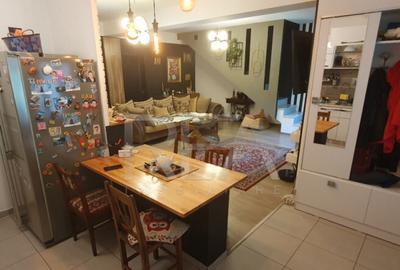 2 case ?i curte individuala la 400 de metri de sta?ia de - 7