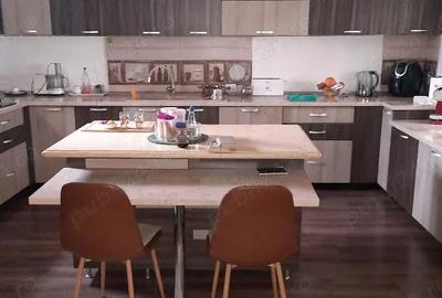 Casă cu Teren 1500 Mp în Central - 2